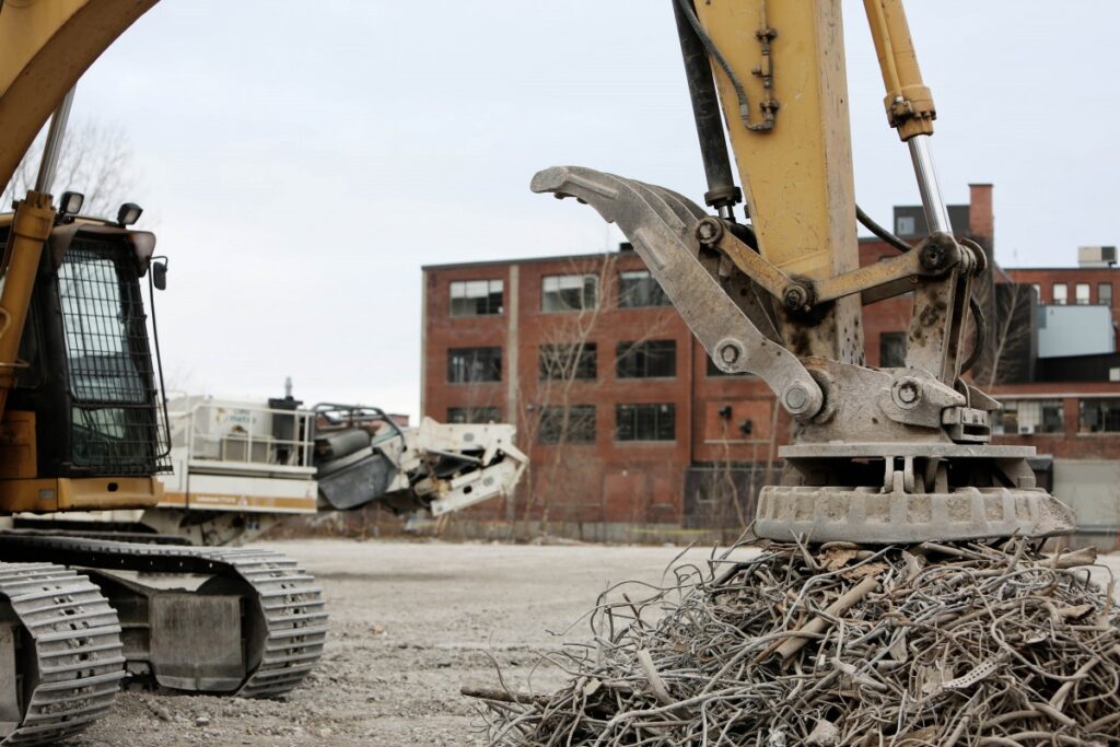 Skid Steer Services Miami handling renovation junk removal efficiently at 1-866-JUNK-BE-GONE